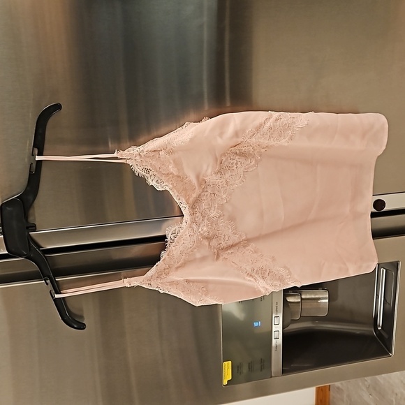 💕LUSH💕 Lace Trim V-Neck Camisole ~ Ballet Pink L NWT - Picture 5 of 9